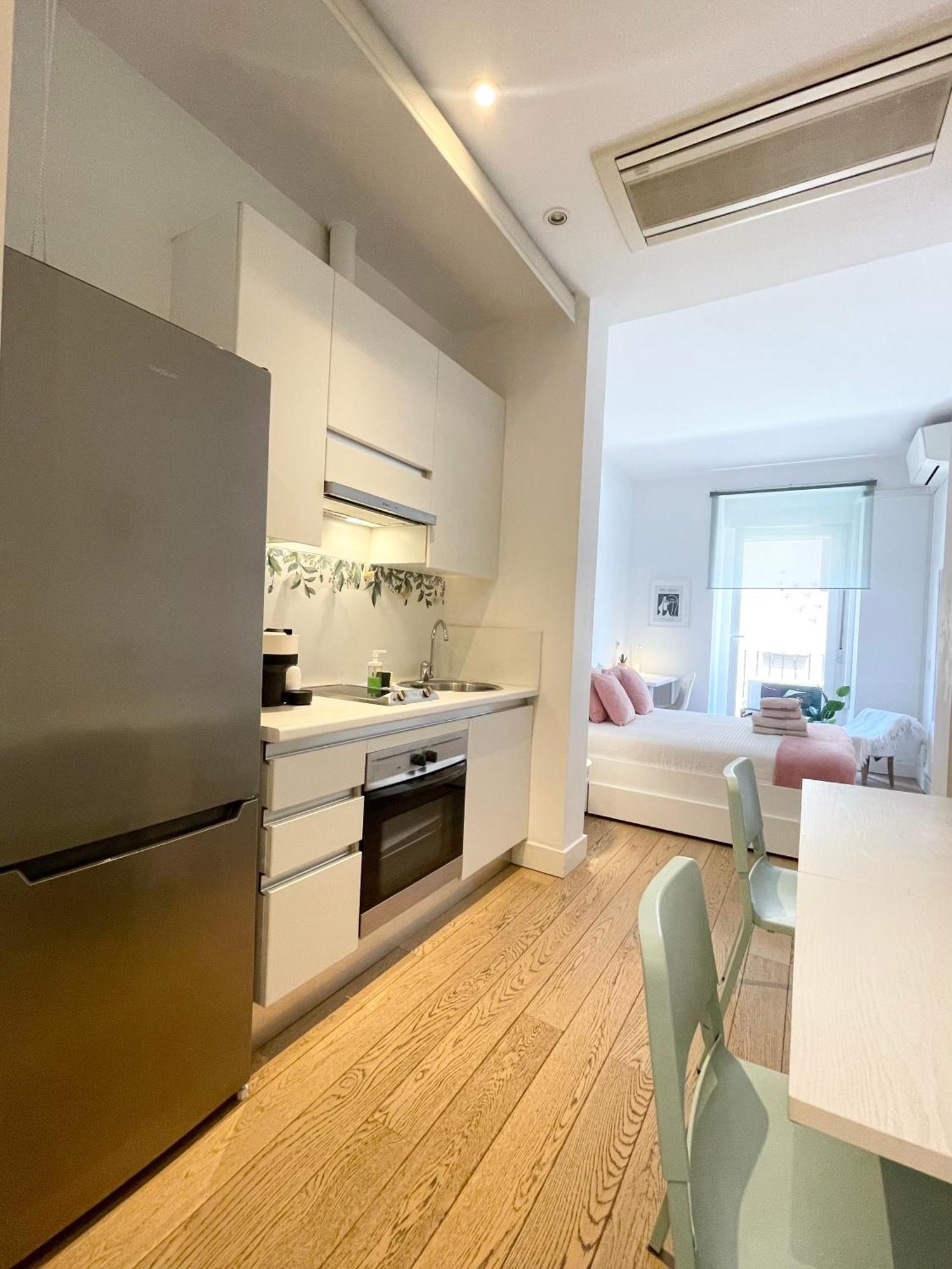 Apartamento Estudio Plaza Mayor La Latina Sol Wi Fi Netflix AC Madrid Exterior foto
